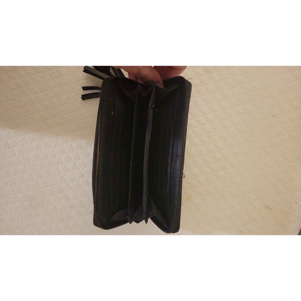 Zip-around women's wallet
